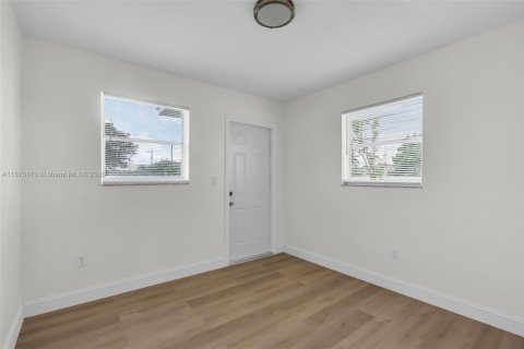 Adosado en alquiler en Miami, Florida, 3 dormitorios, 123.1 m2 № 1928120 - foto 11