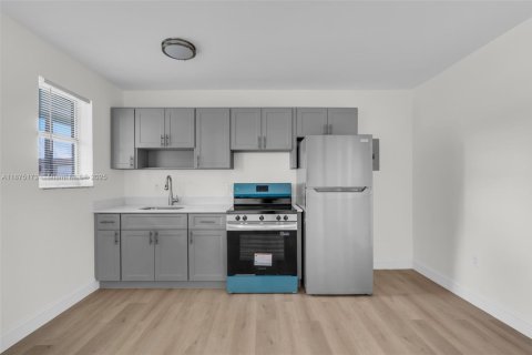 Adosado en alquiler en Miami, Florida, 3 dormitorios, 123.1 m2 № 1928120 - foto 15