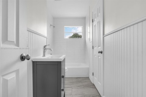 Adosado en alquiler en Miami, Florida, 3 dormitorios, 123.1 m2 № 1928120 - foto 13