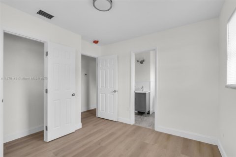Adosado en alquiler en Miami, Florida, 3 dormitorios, 123.1 m2 № 1928120 - foto 17