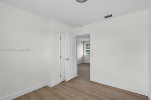 Adosado en alquiler en Miami, Florida, 3 dormitorios, 123.1 m2 № 1928120 - foto 16