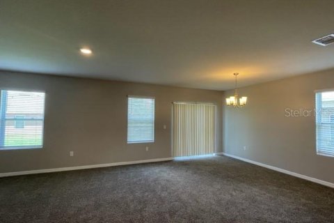 House in Winter Haven, Florida 4 bedrooms, 158.68 sq.m. № 1868844 - photo 4