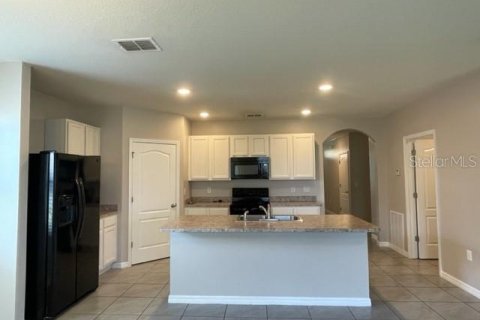 House in Winter Haven, Florida 4 bedrooms, 158.68 sq.m. № 1868844 - photo 2