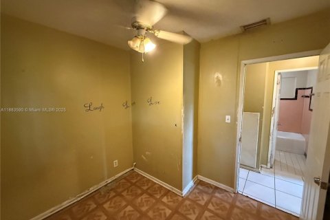 House in Riviera Beach, Florida 4 bedrooms, 157.93 sq.m. № 1929818 - photo 12