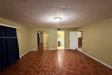 House in Riviera Beach, Florida 4 bedrooms, 157.93 sq.m. № 1929818 - photo 26