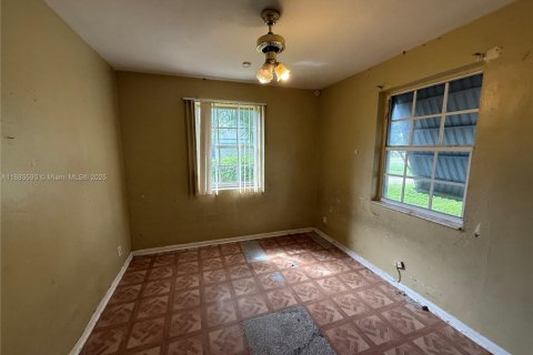 House in Riviera Beach, Florida 4 bedrooms, 157.93 sq.m. № 1929818 - photo 18