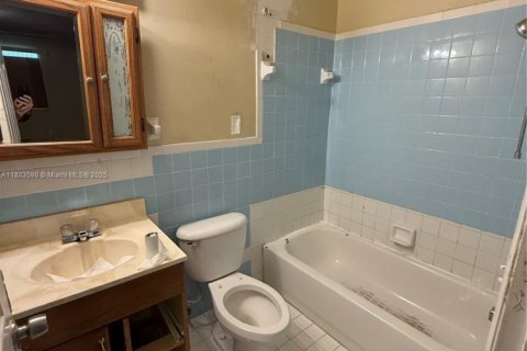 House in Riviera Beach, Florida 4 bedrooms, 157.93 sq.m. № 1929818 - photo 30