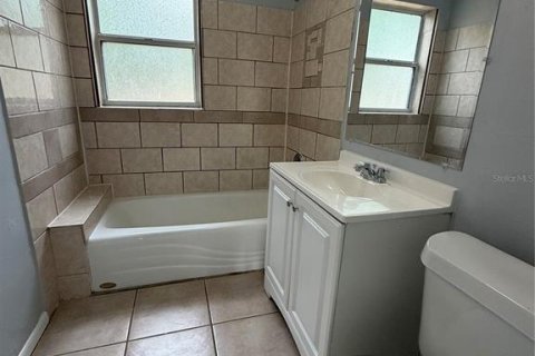 House in Bradenton, Florida 2 bedrooms, 72.84 sq.m. № 2277326 - photo 6