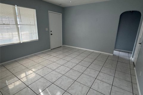 House in Bradenton, Florida 2 bedrooms, 72.84 sq.m. № 2277326 - photo 2