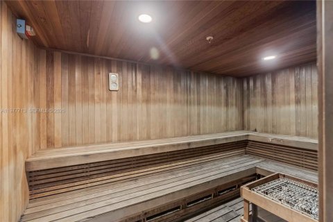 Condo in Hollywood, Florida, 1 bedroom  № 2041831 - photo 24