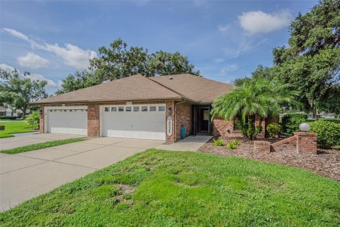 House in Zephyrhills, Florida 2 bedrooms, 175.49 sq.m. № 1826682 - photo 6