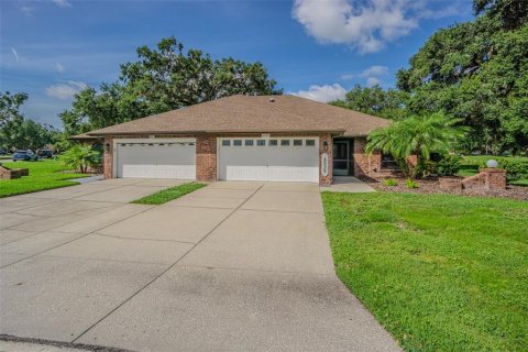 House in Zephyrhills, Florida 2 bedrooms, 175.49 sq.m. № 1826682 - photo 26