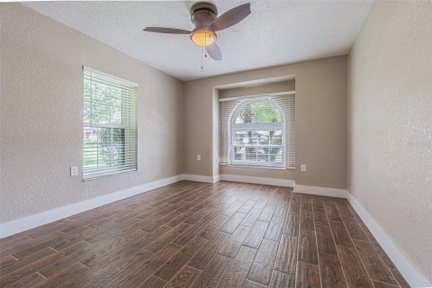 House in Zephyrhills, Florida 2 bedrooms, 175.49 sq.m. № 1826682 - photo 23