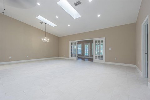 House in Zephyrhills, Florida 2 bedrooms, 175.49 sq.m. № 1826682 - photo 17