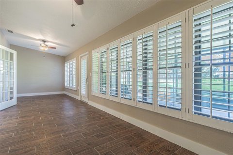 House in Zephyrhills, Florida 2 bedrooms, 175.49 sq.m. № 1826682 - photo 3