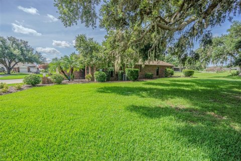 House in Zephyrhills, Florida 2 bedrooms, 175.49 sq.m. № 1826682 - photo 30