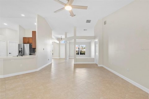 Villa ou maison à vendre à Deltona, Floride: 4 chambres, 189.71 m2 № 2149471 - photo 9