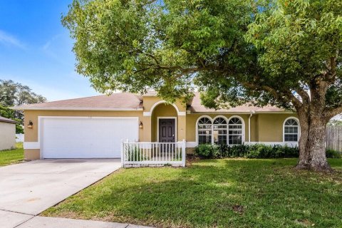 Villa ou maison à Kissimmee, Floride 4 chambres, 172.33 m2 № 2425236