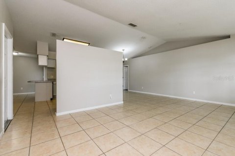 Villa ou maison à louer à Kissimmee, Floride: 4 chambres, 172.33 m2 № 2425236 - photo 3