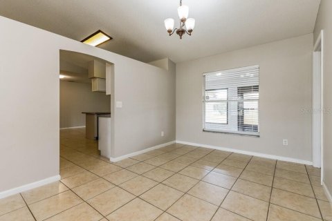 Villa ou maison à louer à Kissimmee, Floride: 4 chambres, 172.33 m2 № 2425236 - photo 5