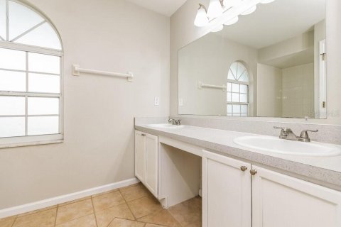 Villa ou maison à louer à Kissimmee, Floride: 4 chambres, 172.33 m2 № 2425236 - photo 12