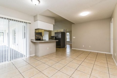 Villa ou maison à louer à Kissimmee, Floride: 4 chambres, 172.33 m2 № 2425236 - photo 6