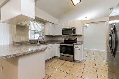 Villa ou maison à louer à Kissimmee, Floride: 4 chambres, 172.33 m2 № 2425236 - photo 9