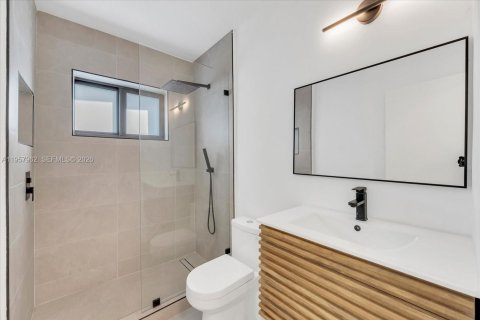 Villa ou maison à vendre à South Miami, Floride: 4 chambres, 247.96 m2 № 2025407 - photo 9