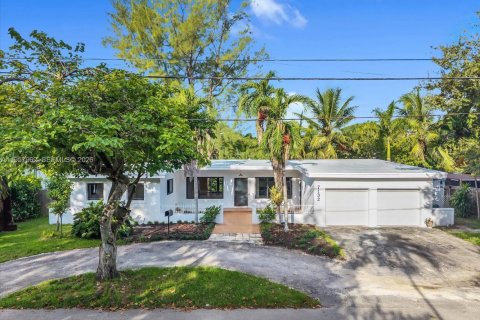 Villa ou maison à South Miami, Floride 4 chambres, 247.96 m2 № 2025407