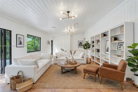 Villa ou maison à vendre à South Miami, Floride: 4 chambres, 247.96 m2 № 2025407 - photo 12