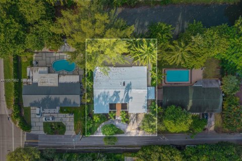 Villa ou maison à vendre à South Miami, Floride: 4 chambres, 247.96 m2 № 2025407 - photo 15