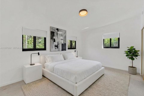 Villa ou maison à vendre à South Miami, Floride: 4 chambres, 247.96 m2 № 2025407 - photo 6