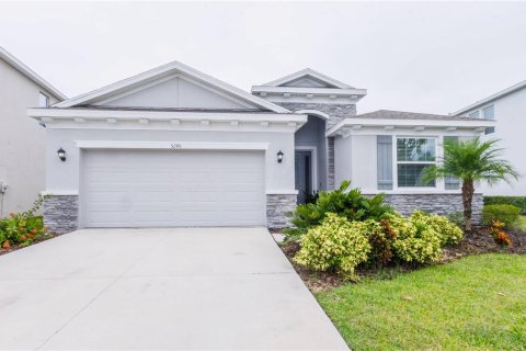 Villa ou maison à louer à Bradenton, Floride: 4 chambres, 191.01 m2 № 2412586 - photo 2