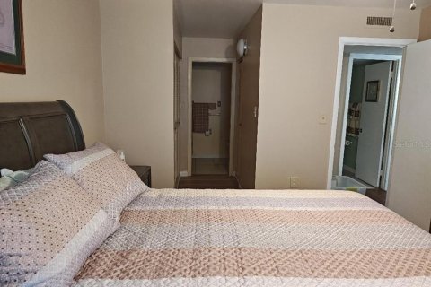 Condo in Port Charlotte, Florida, 2 bedrooms  № 1877362 - photo 20