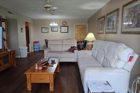 Condo in Port Charlotte, Florida, 2 bedrooms  № 1877362 - photo 7
