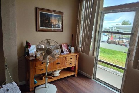 Condo in Port Charlotte, Florida, 2 bedrooms  № 1877362 - photo 6