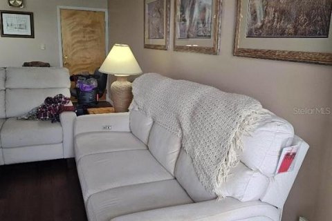 Condo in Port Charlotte, Florida, 2 bedrooms  № 1877362 - photo 8