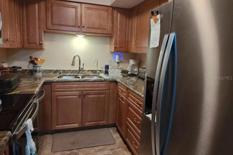 Condo in Port Charlotte, Florida, 2 bedrooms  № 1877362 - photo 13