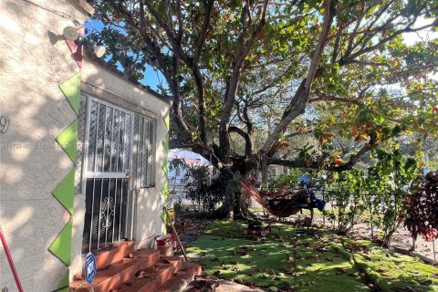 House in Miami, Florida 2 bedrooms, 100.89 sq.m. № 1738734 - photo 6