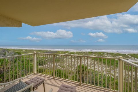 Condo in Cocoa Beach, Florida, 2 bedrooms  № 2355088 - photo 4