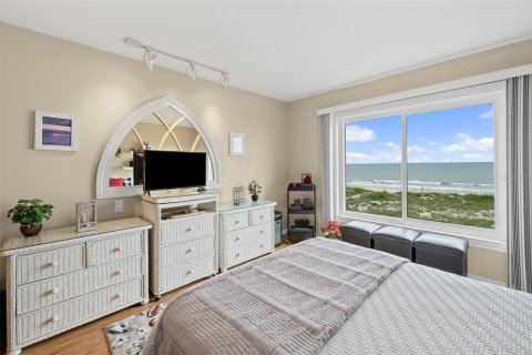 Condo in Cocoa Beach, Florida, 2 bedrooms  № 2355088 - photo 17