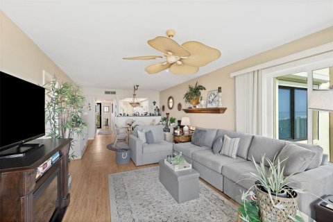 Condo in Cocoa Beach, Florida, 2 bedrooms  № 2355088 - photo 15