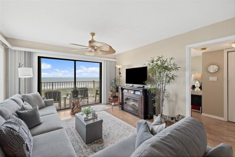 Condo in Cocoa Beach, Florida, 2 bedrooms  № 2355088 - photo 7