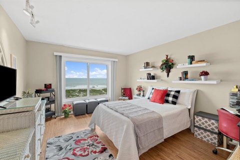 Condo in Cocoa Beach, Florida, 2 bedrooms  № 2355088 - photo 19