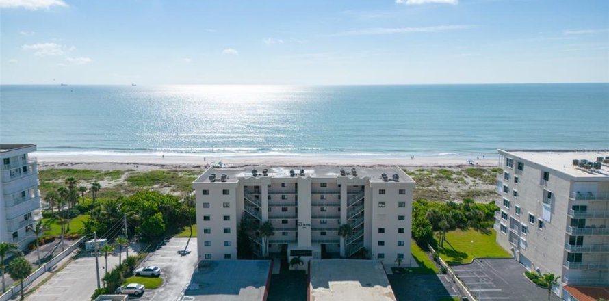 Condo in Cocoa Beach, Florida, 2 bedrooms  № 2355088