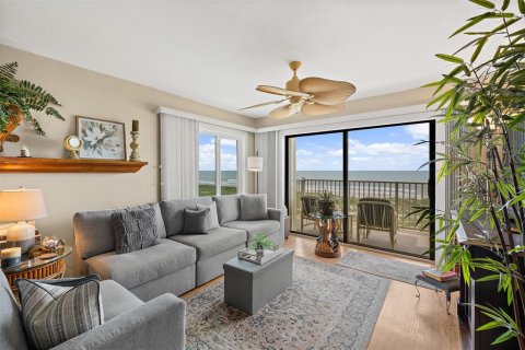 Condo in Cocoa Beach, Florida, 2 bedrooms  № 2355088 - photo 16