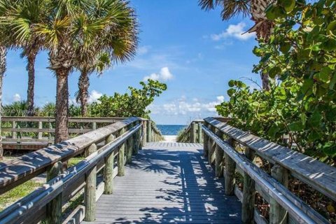 Land in Port Charlotte, Florida № 1959282 - photo 1