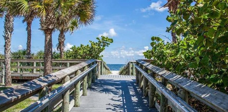 Land in Port Charlotte, Florida № 1959282