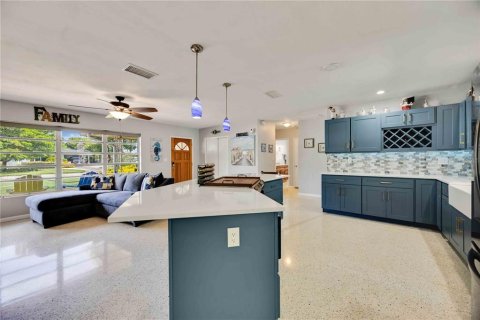 House in Bradenton, Florida 4 bedrooms, 223.24 sq.m. № 1910654 - photo 19