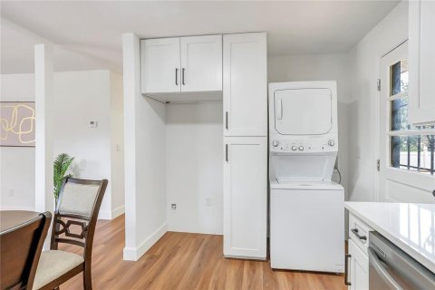House in Orlando, Florida 3 bedrooms, 84.73 sq.m. № 1649690 - photo 6